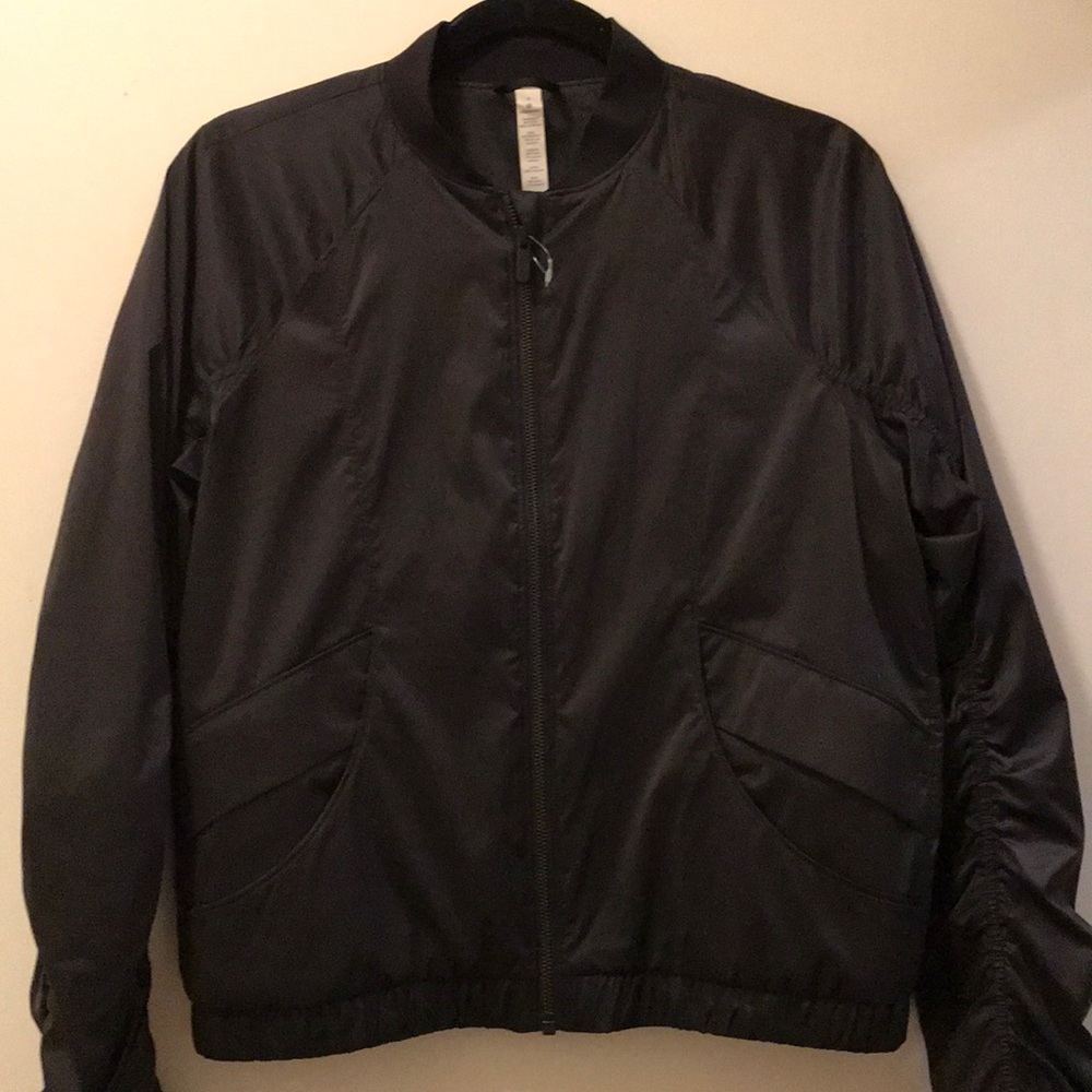 Lululemon wind breaker